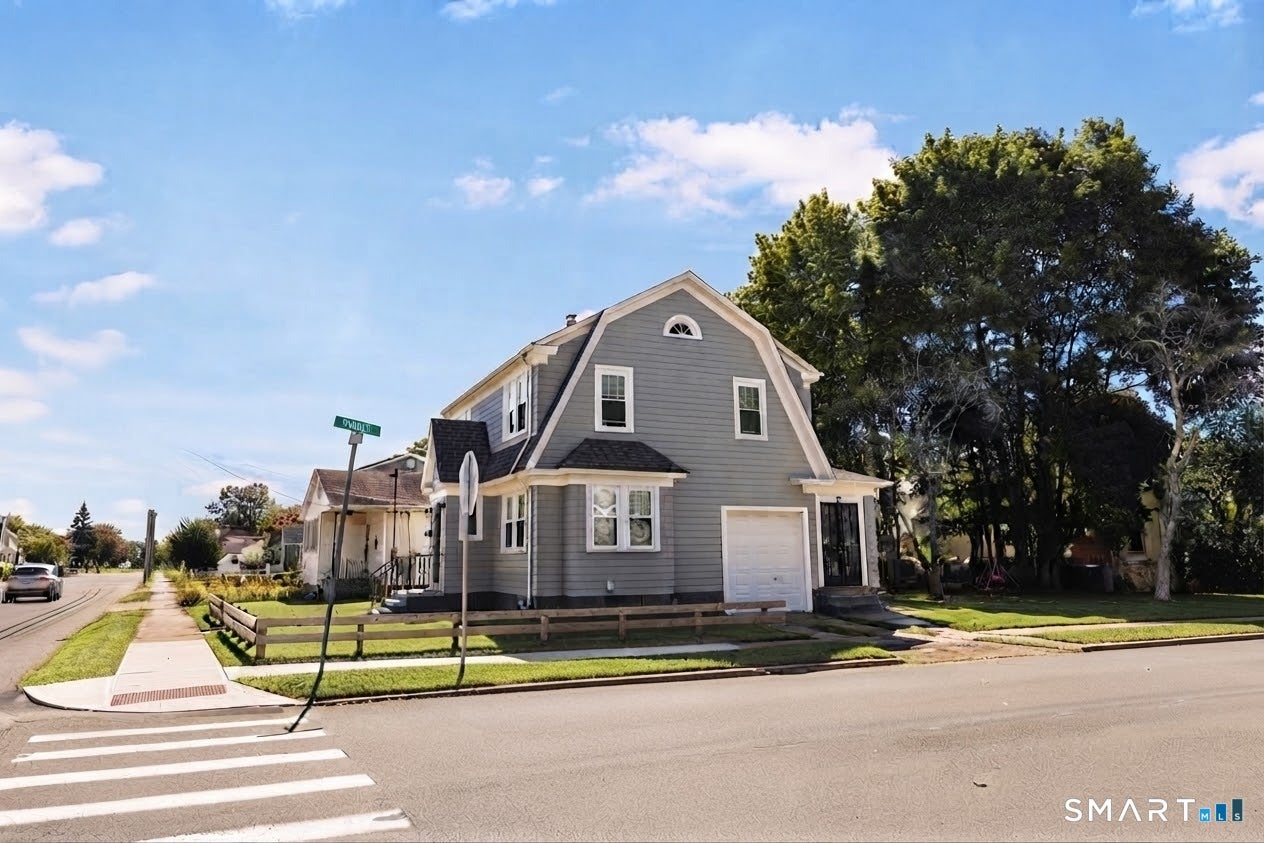 218 Circular Avenue