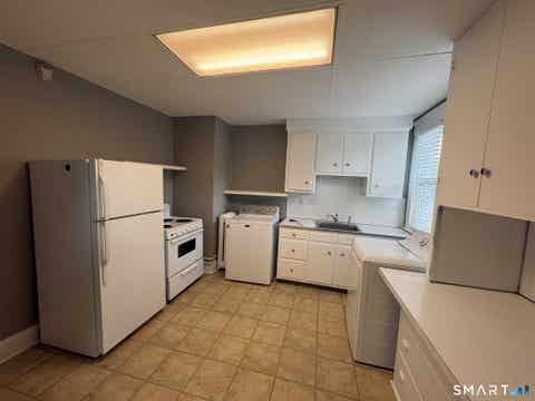 Tiny photo for 829 Edgewood Avenue #2nd fl, New Haven, CT 06515 (MLS # 24190467)