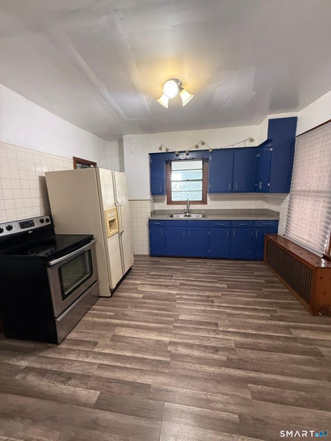 Photo of 28 Platt Street, Waterbury, CT 06704 (MLS # 24202116)
