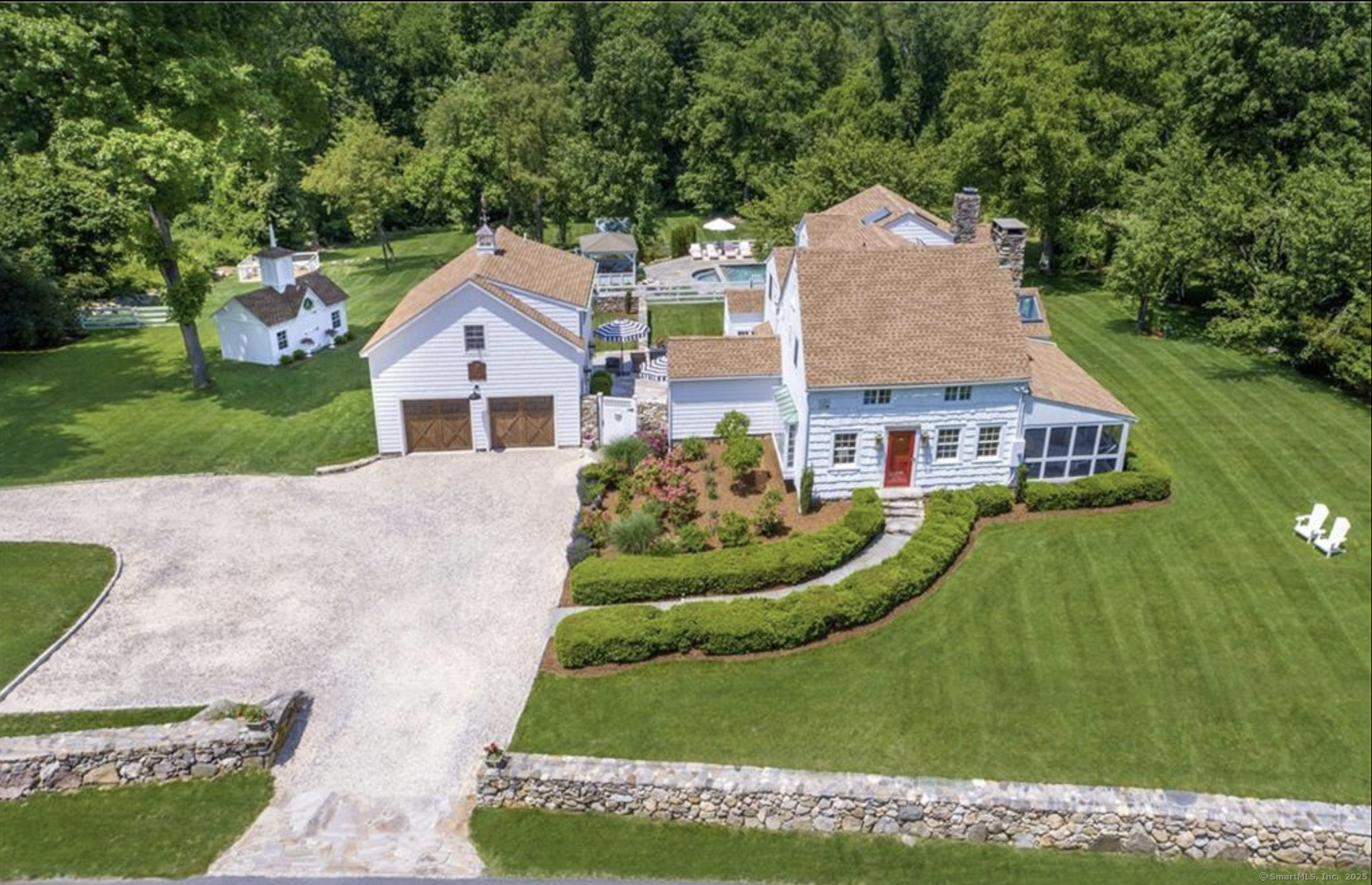 Nod Hill Road, Wilton, Connecticut - 4 Bedrooms  
4 Bathrooms  
10 Rooms - 