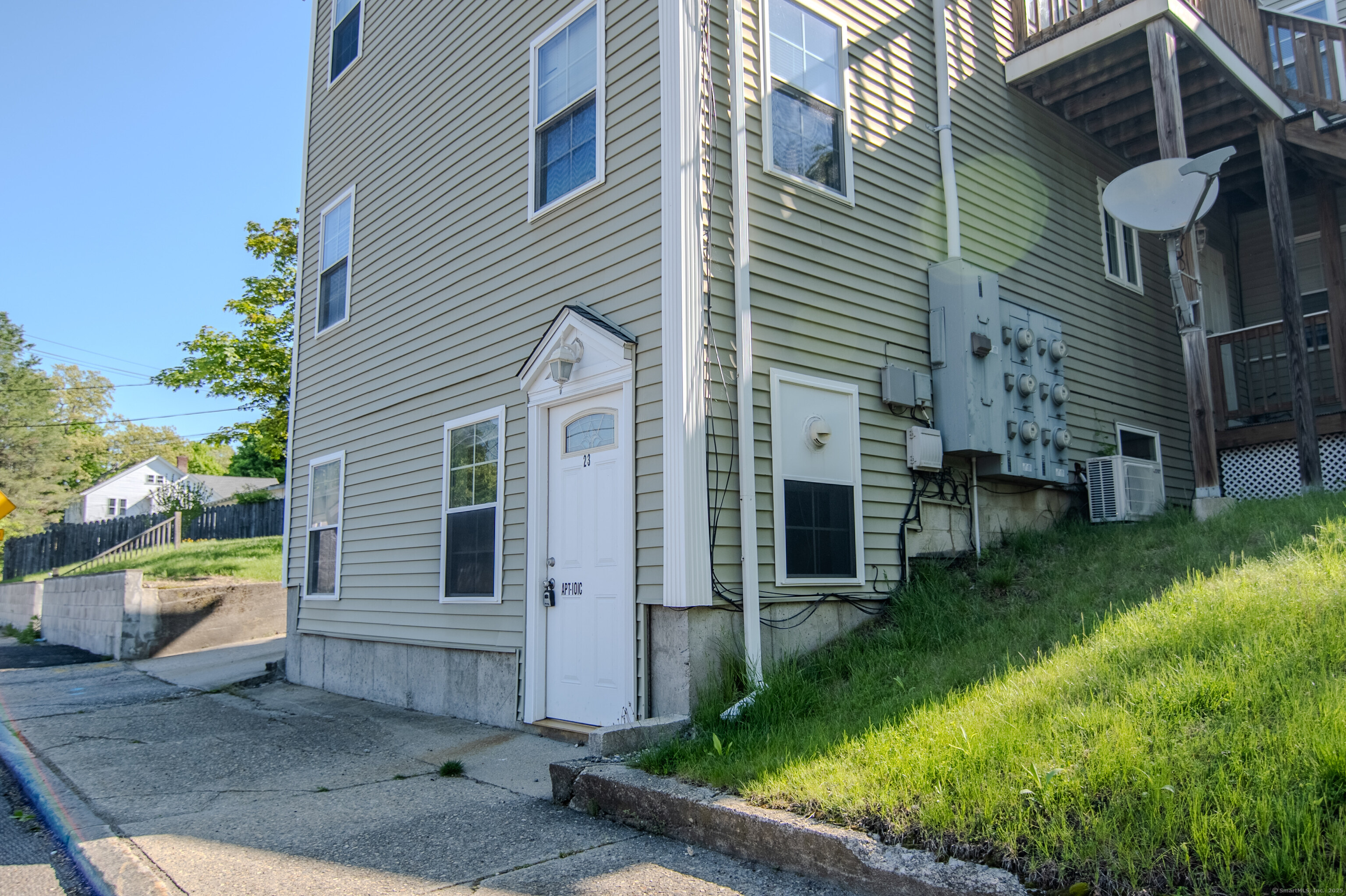 23 Mechanics Street 101