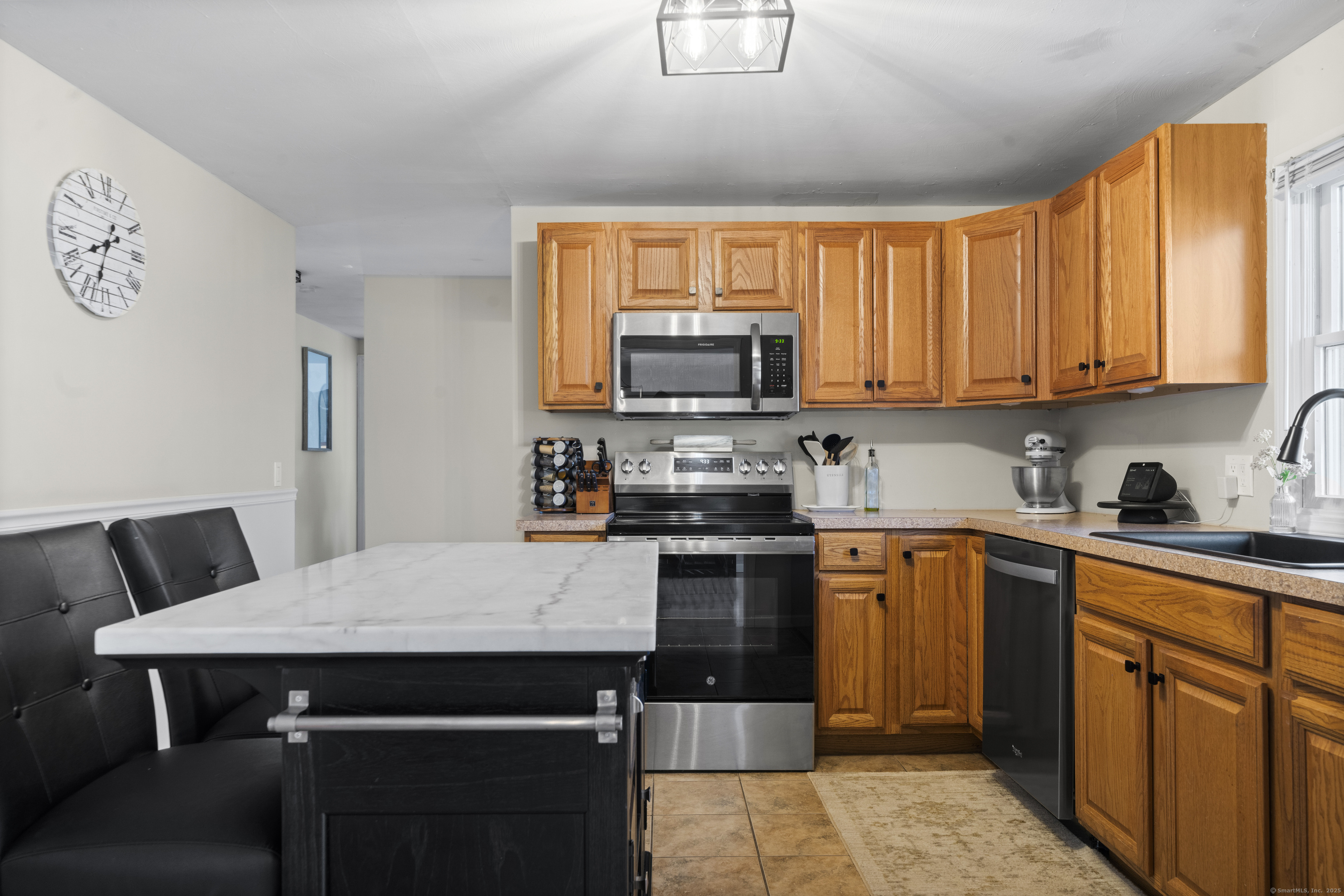13 Glen Oak Drive, Enfield, Connecticut image 10
