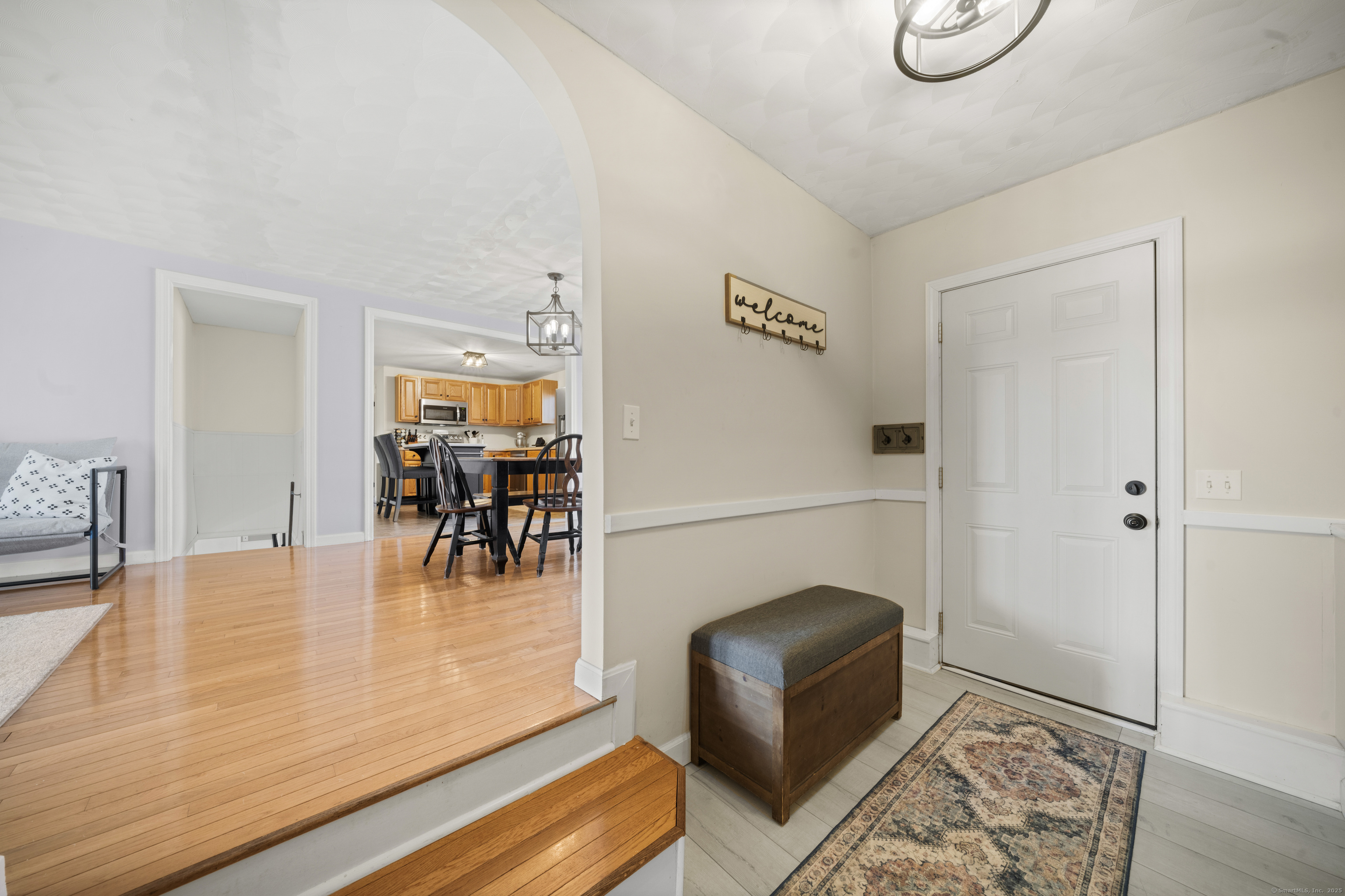13 Glen Oak Drive, Enfield, Connecticut image 4