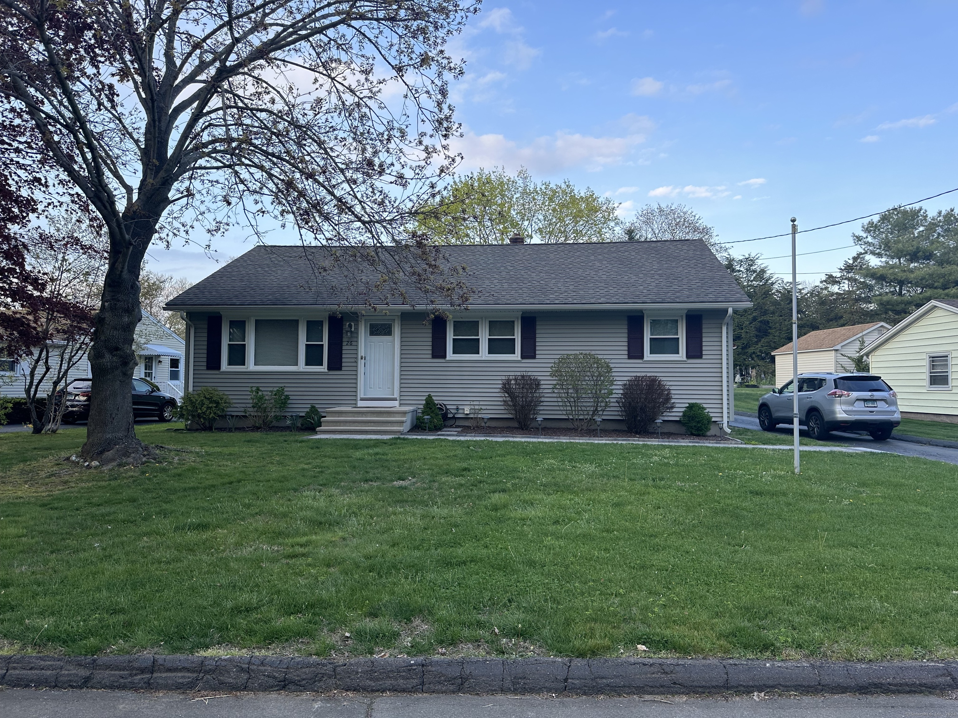 26 Marshall Road, Branford, Connecticut - 3 Bedrooms  
1 Bathrooms  
5 Rooms - 