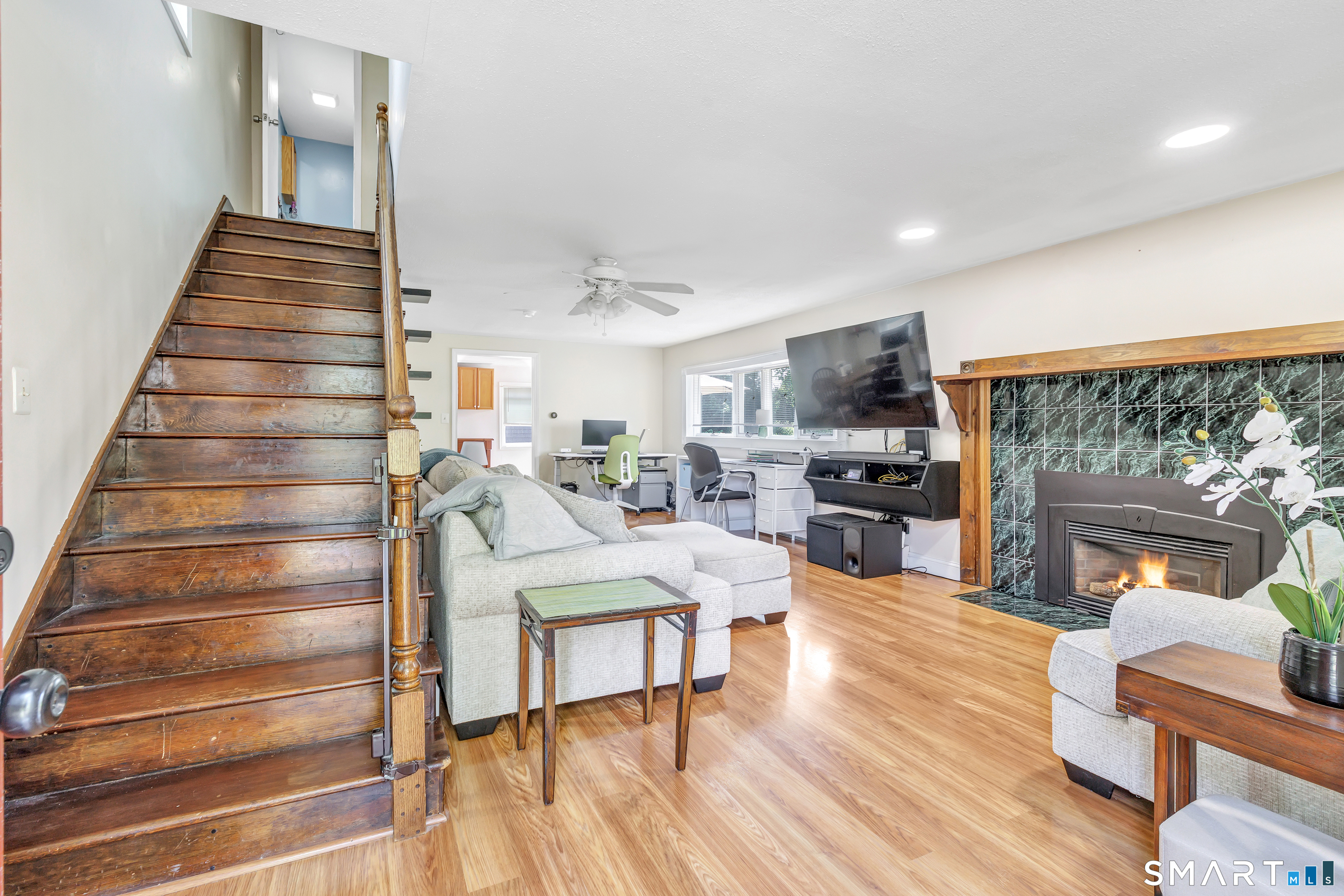 32 Peak Avenue