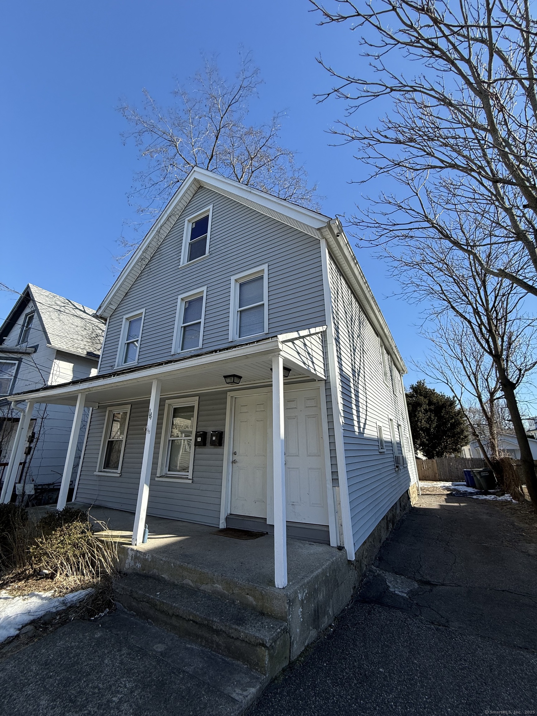 Rental Property at Jetland Place 12, Bridgeport, Connecticut - Bedrooms: 2 
Bathrooms: 1 
Rooms: 5  - $2,500 MO.