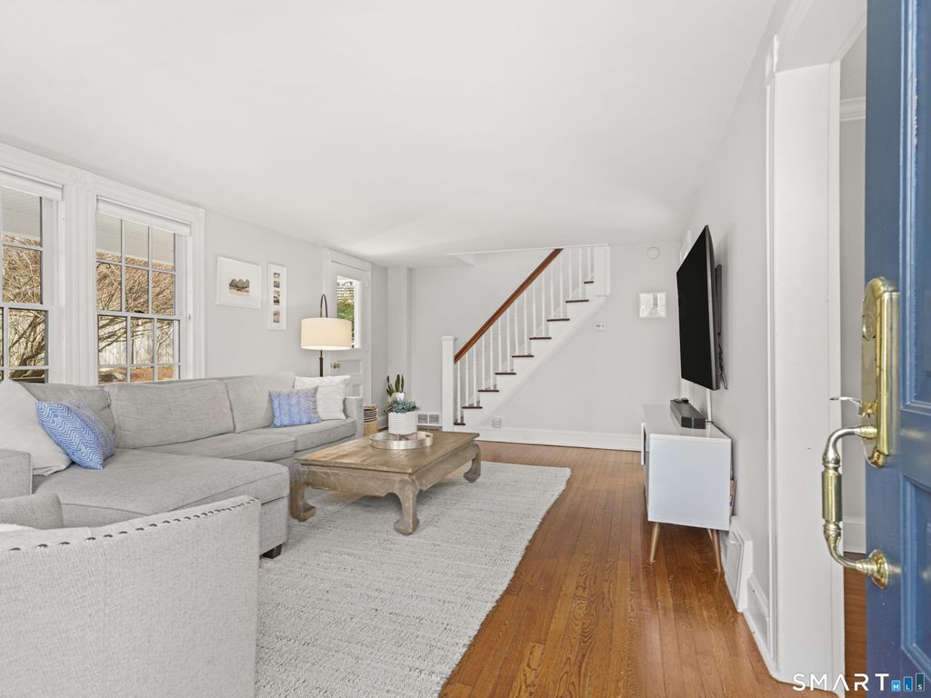 Photo of 26 Taylor Place, Fairfield, CT 06890 (MLS # 24160361)