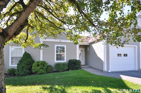 Photo of 44 Elizabeth Circle #44, Newtown, CT 06482 (MLS # 24208328)