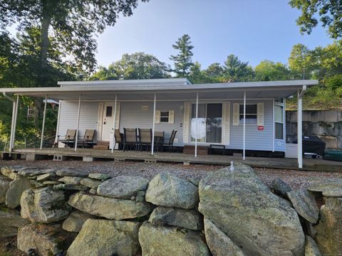 A home in Griswold