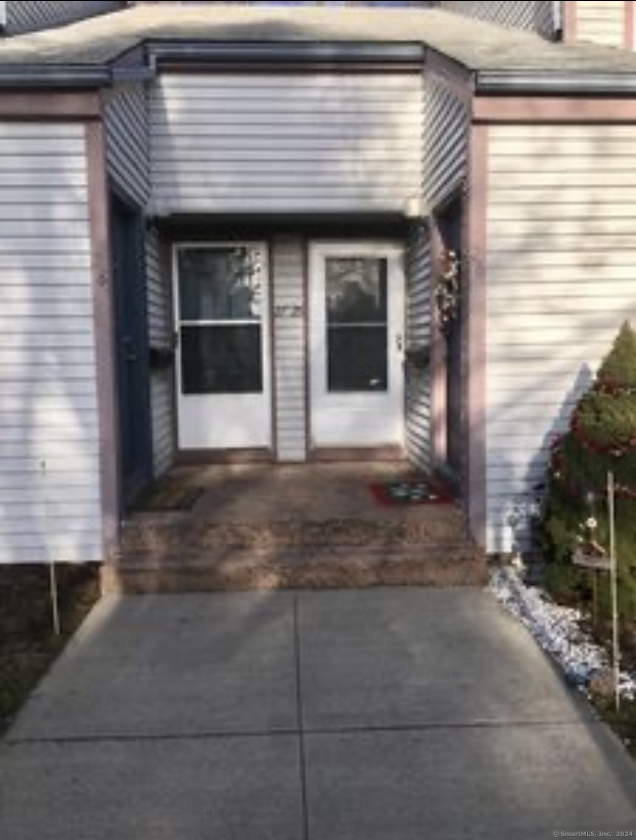Property for Sale at 27 Candlewood Drive 27, South Windsor, Connecticut - Bedrooms: 1 
Bathrooms: 1 
Rooms: 4  - $179,900