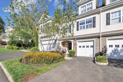 Condo For Sale - 24 Ridgewood Drive #24<br/> Middlebury, CT 06762