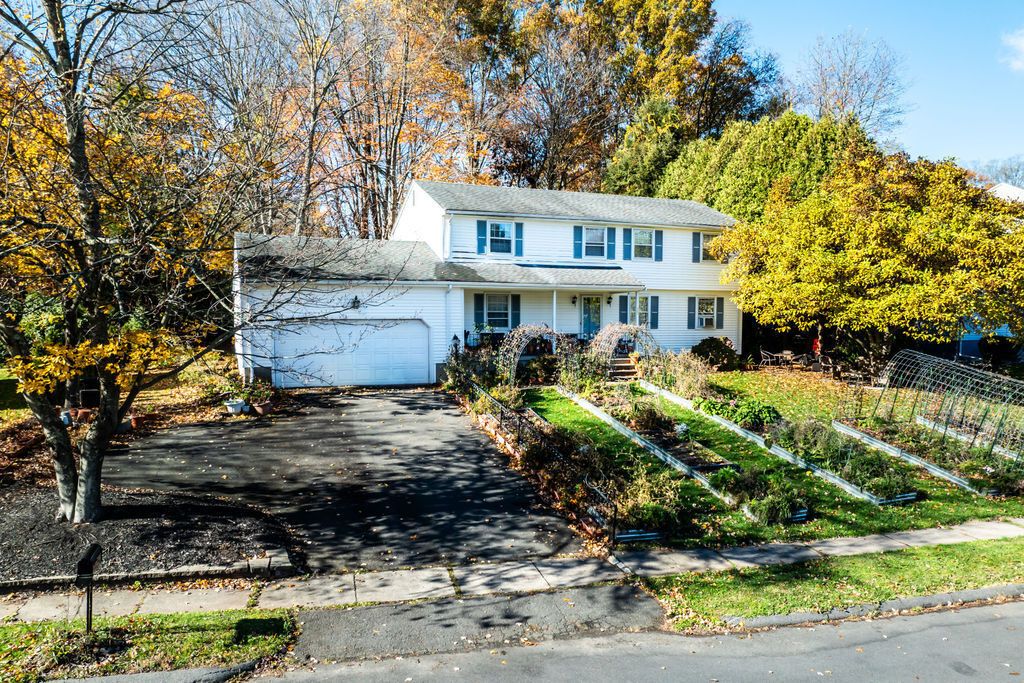 Photo of 132 Hollyberry Lane, Plainville, CT 06062 (MLS # 24138289)