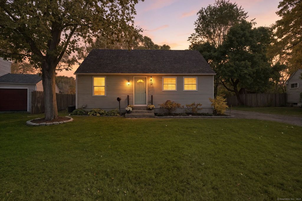 Photo of 12 Concord Terrace, Enfield, CT 06082 (MLS # 24135637)