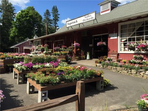 Tiny photo for 897 Sport Hill Road, Easton, CT 06612 (MLS # 170626307)