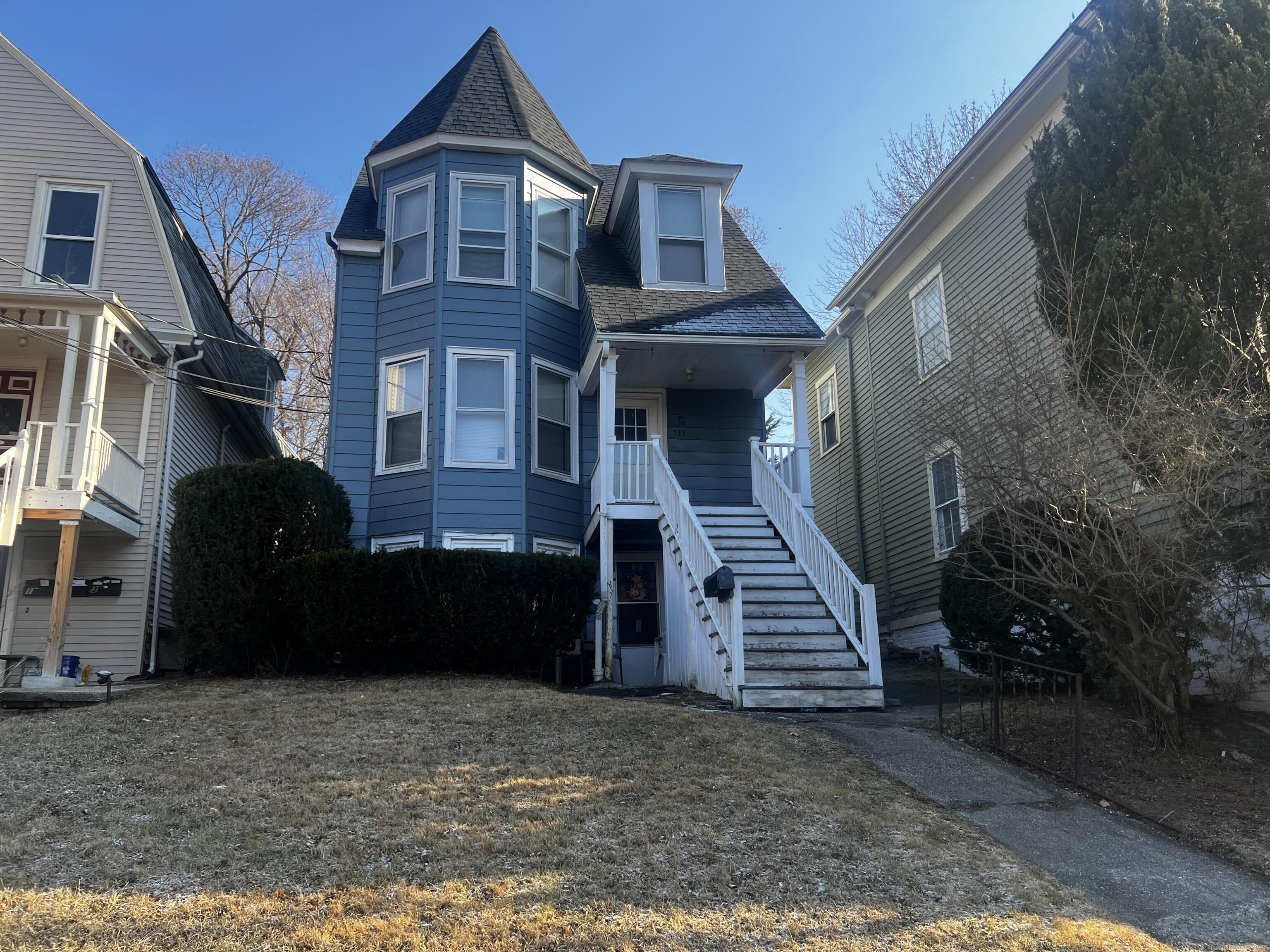 Quinnipiac Avenue, New Haven, Connecticut - 5 Bedrooms  
3 Bathrooms  
10 Rooms - 