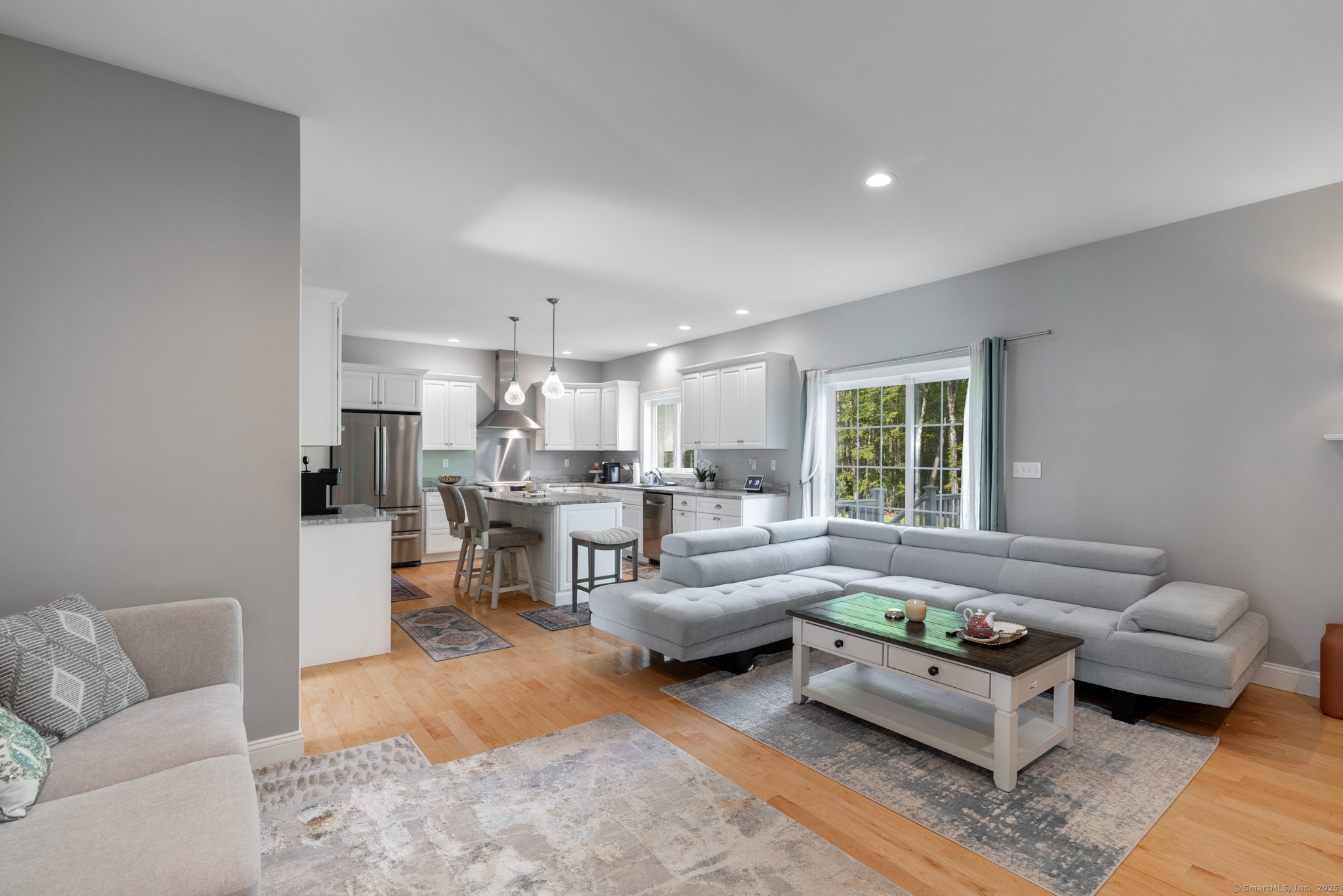 32 Salmon Run, East Hampton, Connecticut image 4