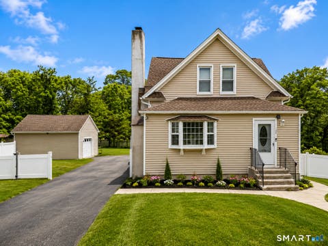 Homes For Sale - 34 Lansing Avenue<br/> Fairfield County, Trumbull, CT 06611