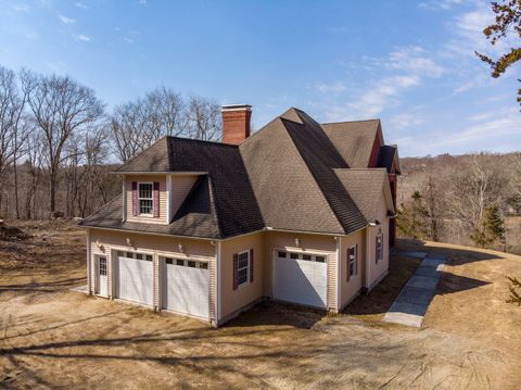 A home in Griswold