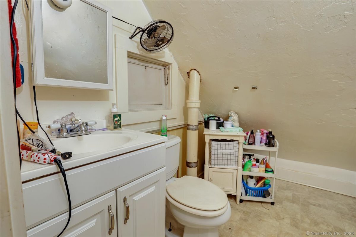 Windham, Connecticut 06226, United States, 12 Bedrooms Bedrooms, ,4 BathroomsBathrooms,Residential,Active,158491