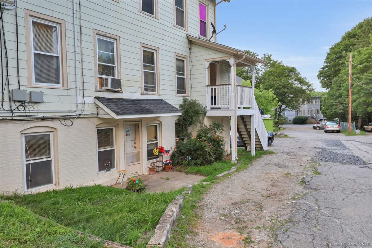 Windham, Connecticut 06226, United States, 12 Bedrooms Bedrooms, ,4 BathroomsBathrooms,Residential,Active,158491