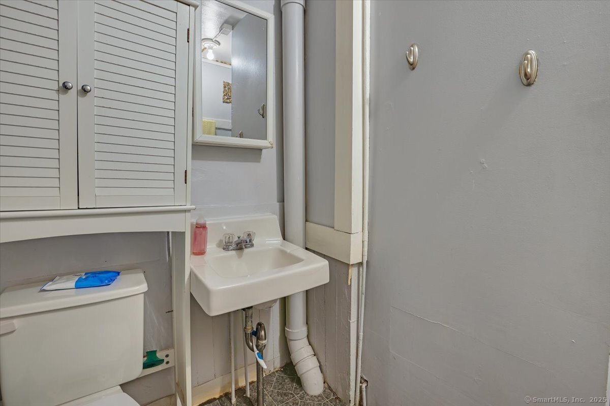 Windham, Connecticut 06226, United States, 12 Bedrooms Bedrooms, ,4 BathroomsBathrooms,Residential,Active,158491