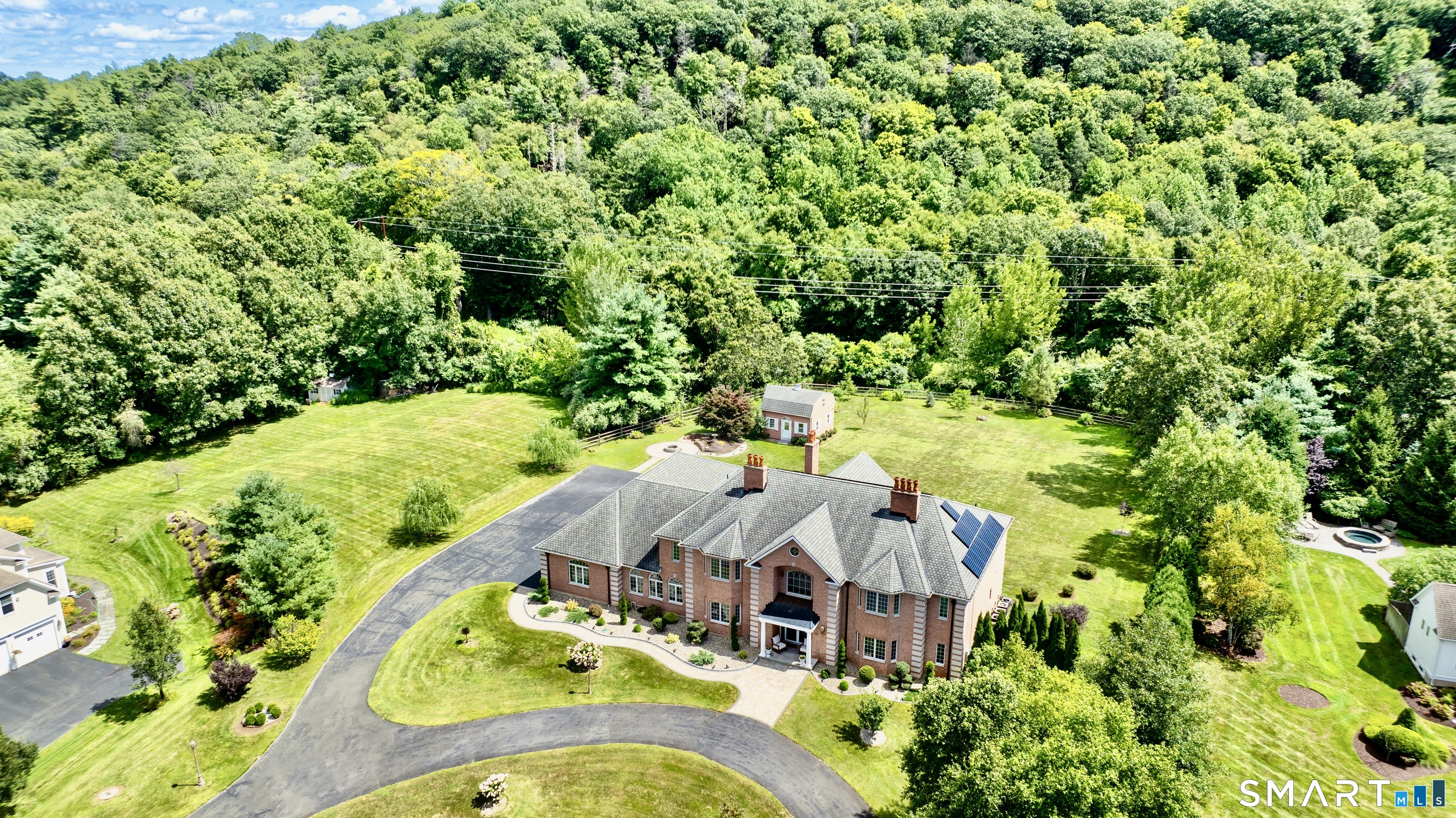 24 Hunting Ridge Drive