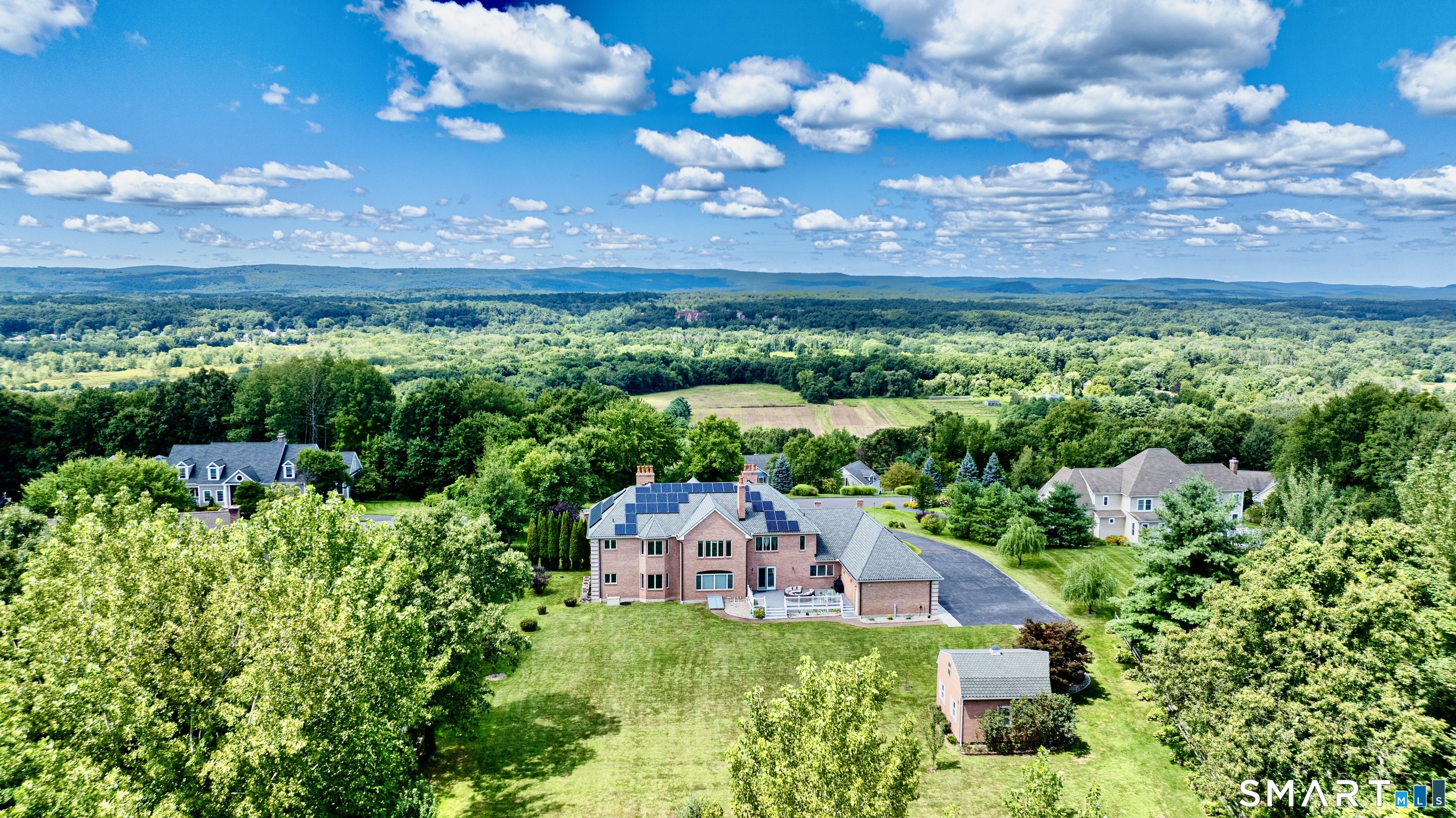 24 Hunting Ridge Drive