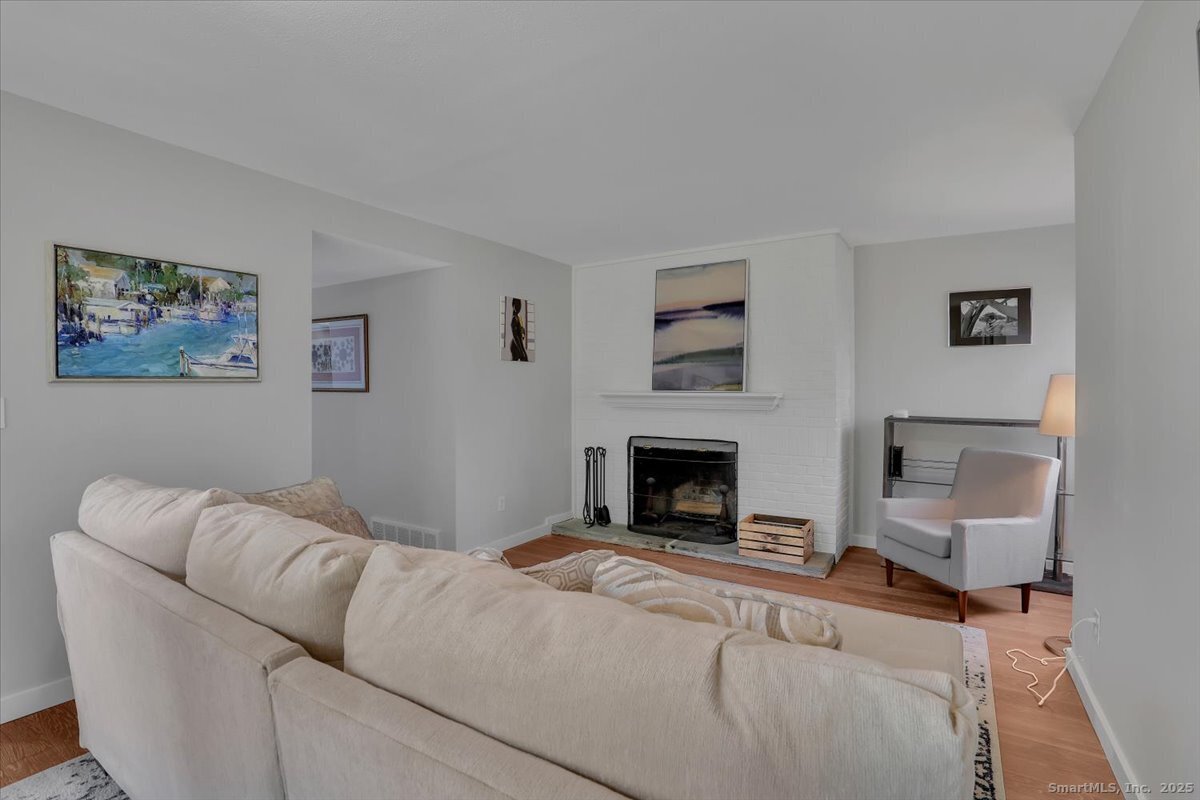 Woodbury, Connecticut 06798, United States, 2 Bedrooms Bedrooms, ,3 BathroomsBathrooms,Residential,Active,248845