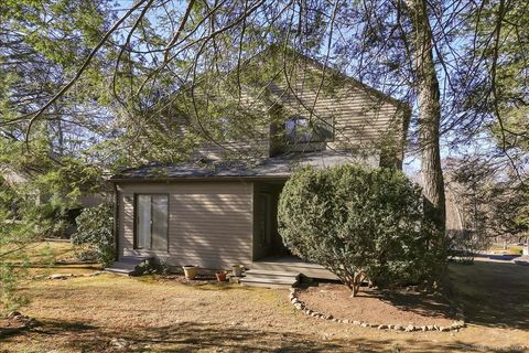 Photo of 9 Heather Court #9, Woodbury, CT 06798 (MLS # 24142168)