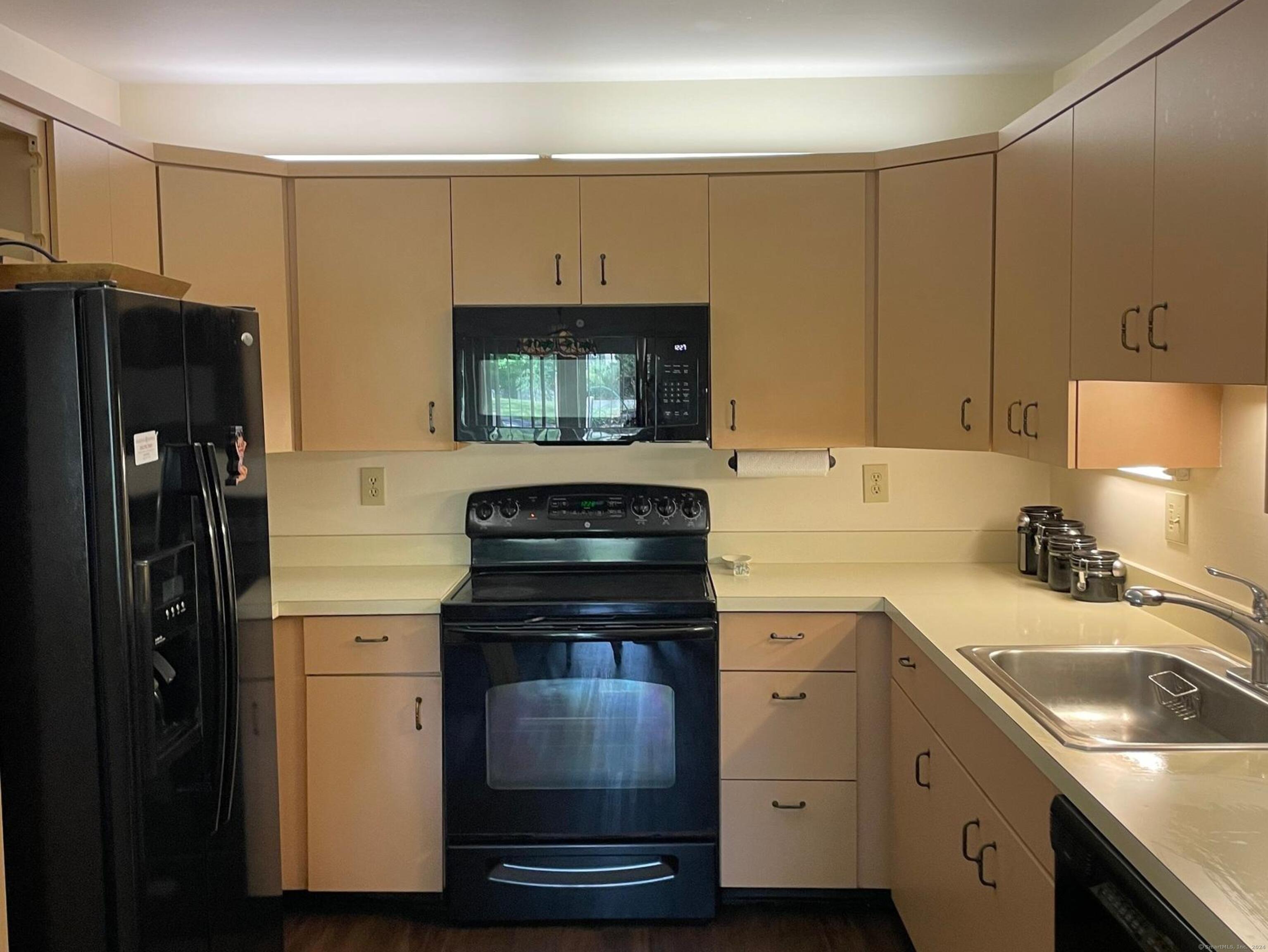 12 Boulevard Drive #27-157, Danbury, Connecticut image 5