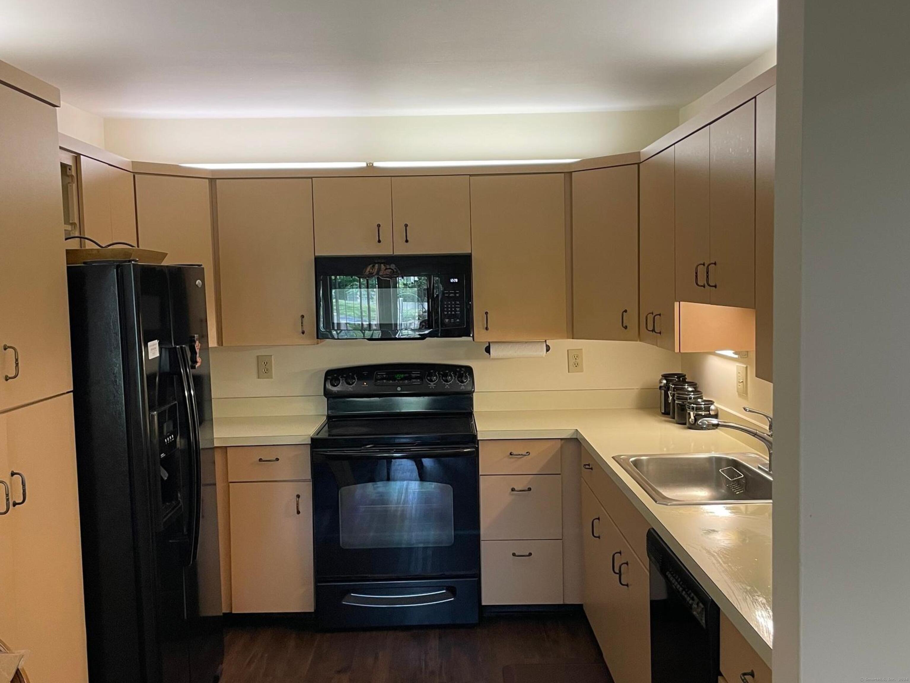 12 Boulevard Drive #27-157, Danbury, Connecticut image 6