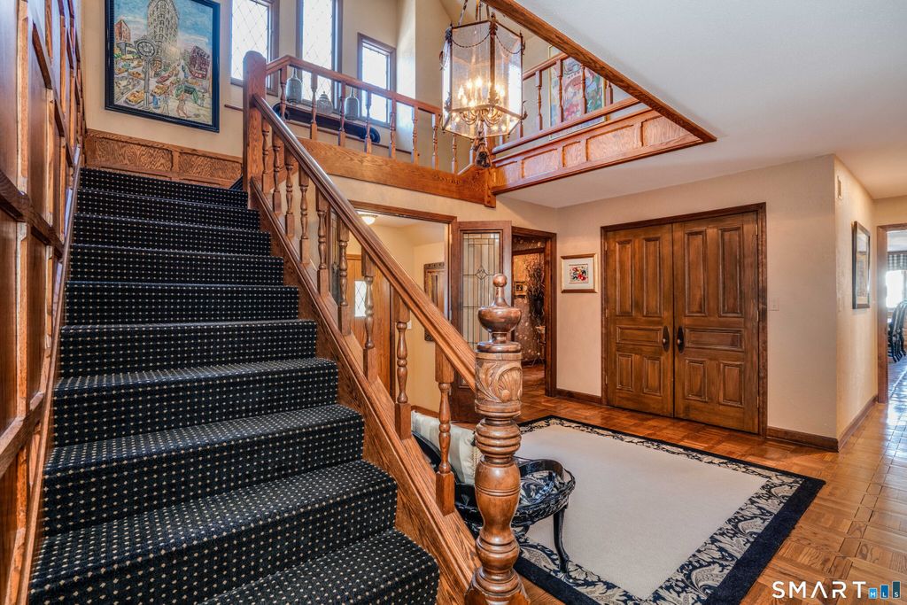 Photo of 33 Mountain Farms Road, West Hartford, CT 06117 (MLS # 24152447)