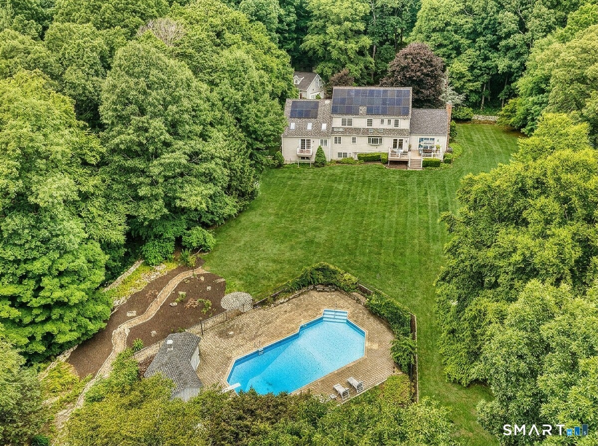 17 Plumtrees Road