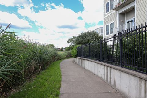 Tiny photo for 300 Harbour Close #R, New Haven, CT 06519 (MLS # 24145845)
