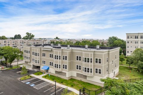 Tiny photo for 300 Harbour Close #R, New Haven, CT 06519 (MLS # 24145845)