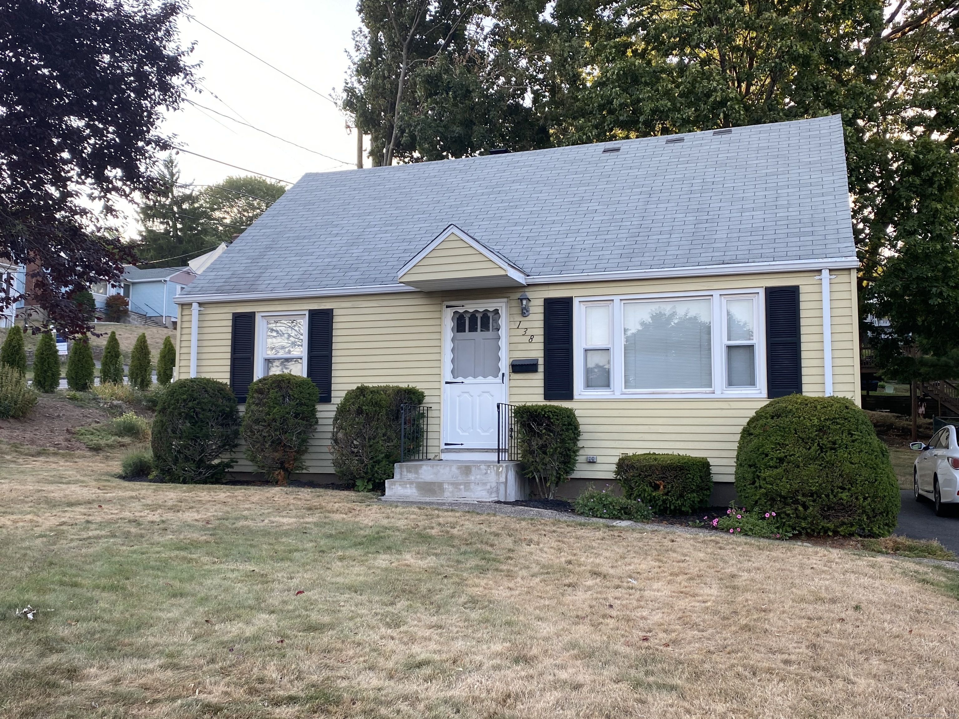 138 Allen Street, New Britain, Connecticut - 4 Bedrooms  
1 Bathrooms  
4 Rooms - 