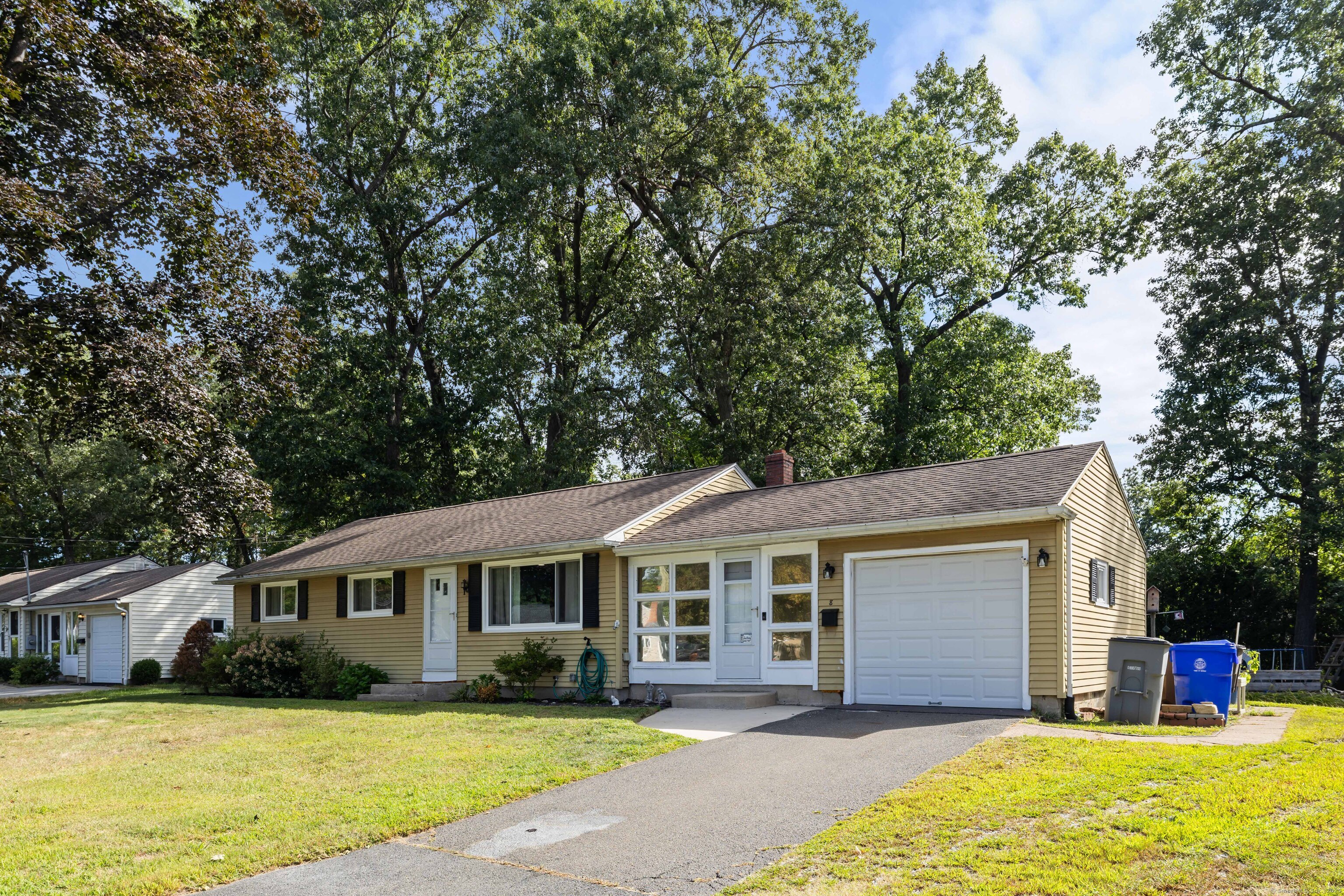 8 Ellis Road