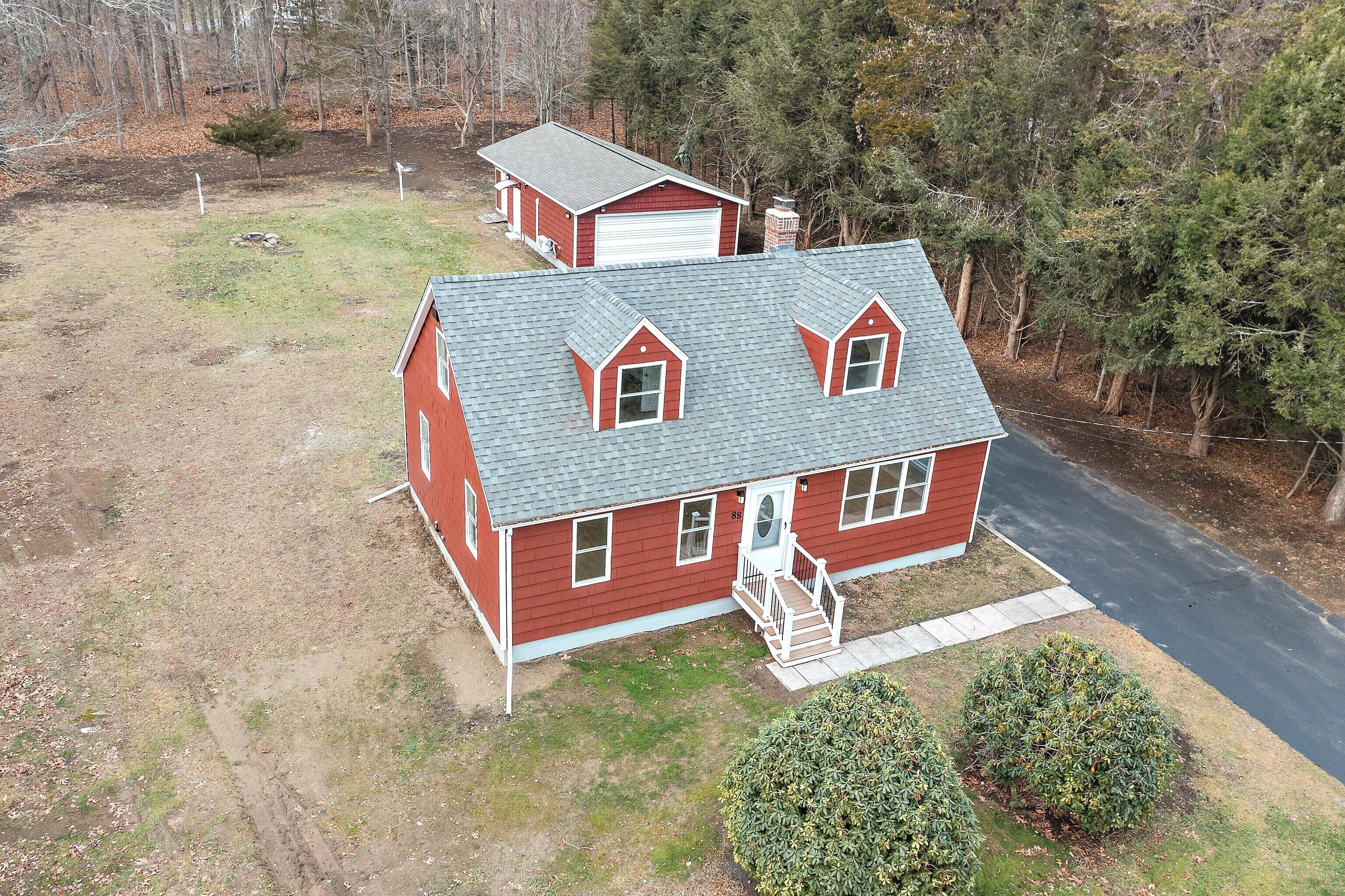 Bundy Hill Road, Lisbon, Connecticut - 4 Bedrooms  
2 Bathrooms  
6 Rooms - 