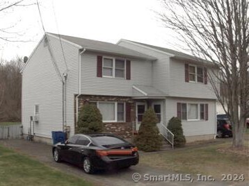 119 Danielle Drive, Waterbury, Connecticut - 2 Bedrooms  
2 Bathrooms  
4 Rooms - 