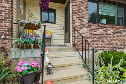 Photo of 140 Thompson Street #4E, East Haven, CT 06513 (MLS # 24192957)