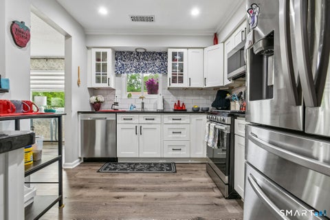 Tiny photo for 140 Thompson Street #4E, East Haven, CT 06513 (MLS # 24192957)