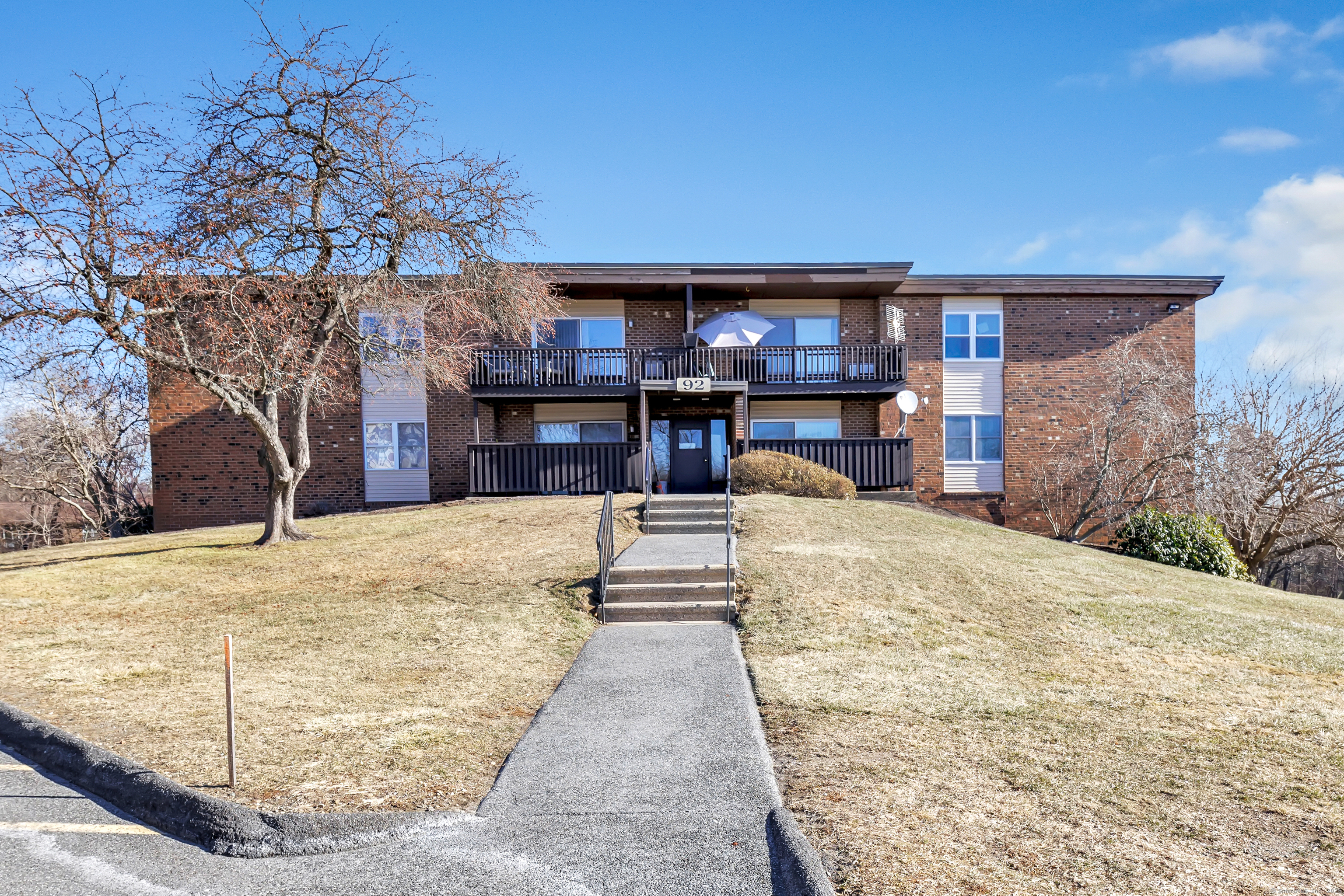 Balance Rock Road Apt 18, Seymour, Connecticut - 1 Bedrooms  
1 Bathrooms  
3 Rooms - 