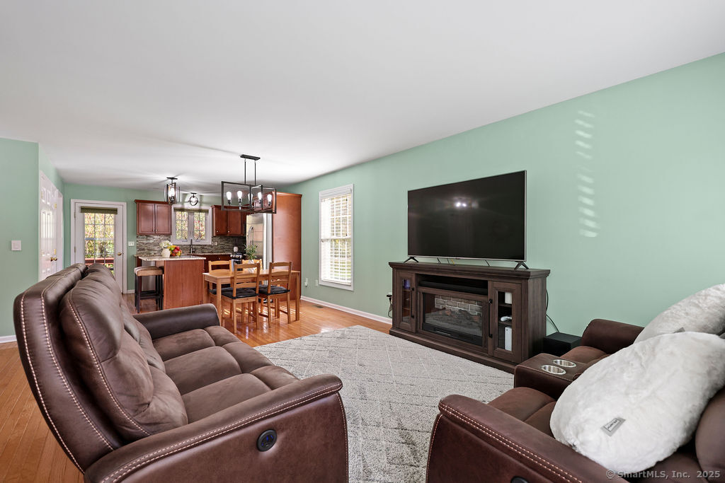 6 Elizabeth Lane 6