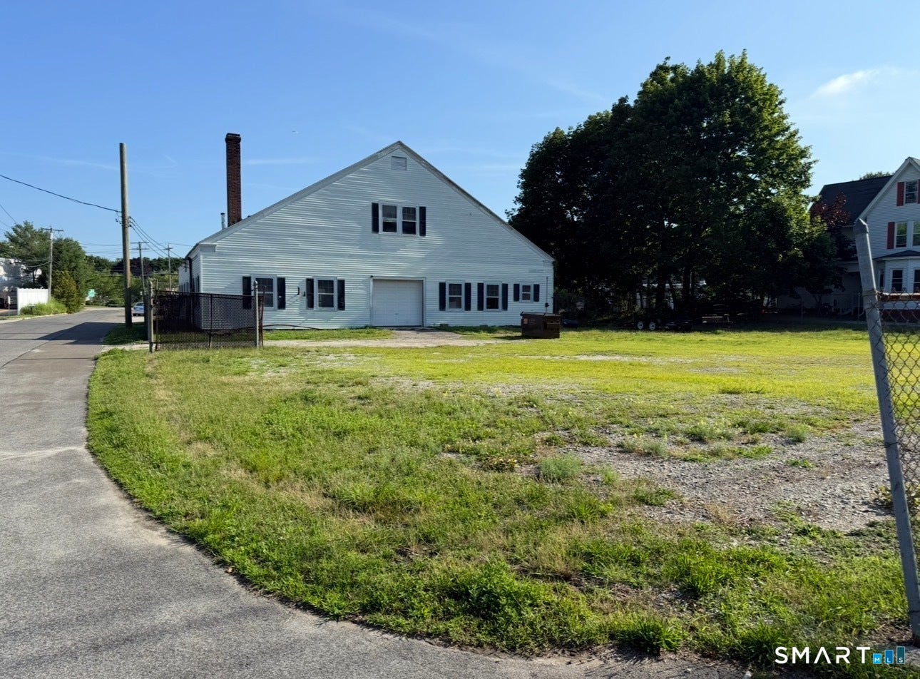 32 Trolley Road