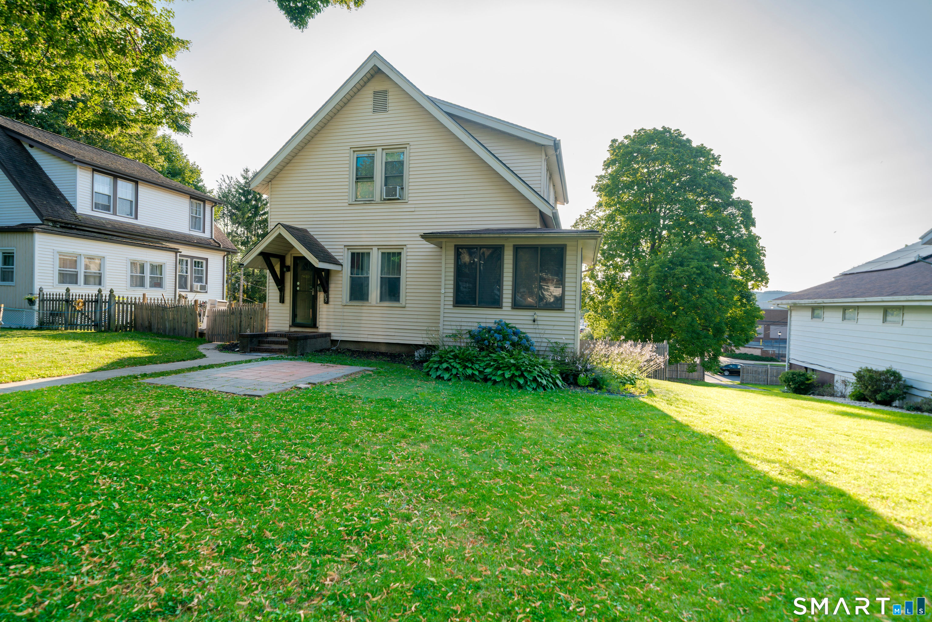 33 Collins Parkway