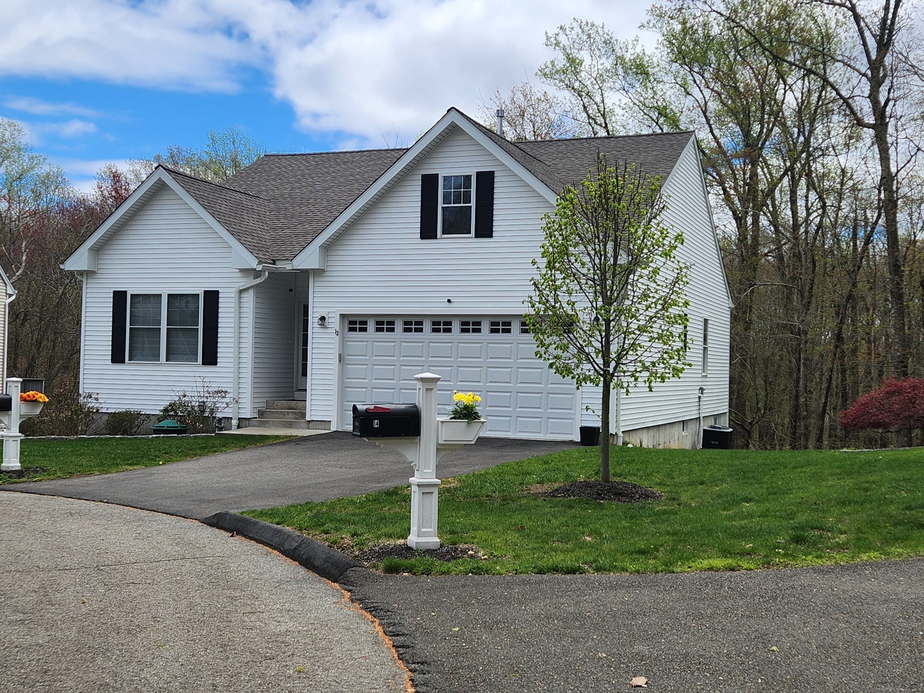 286 Beth Lane #APT 13, Waterbury, Connecticut image 1