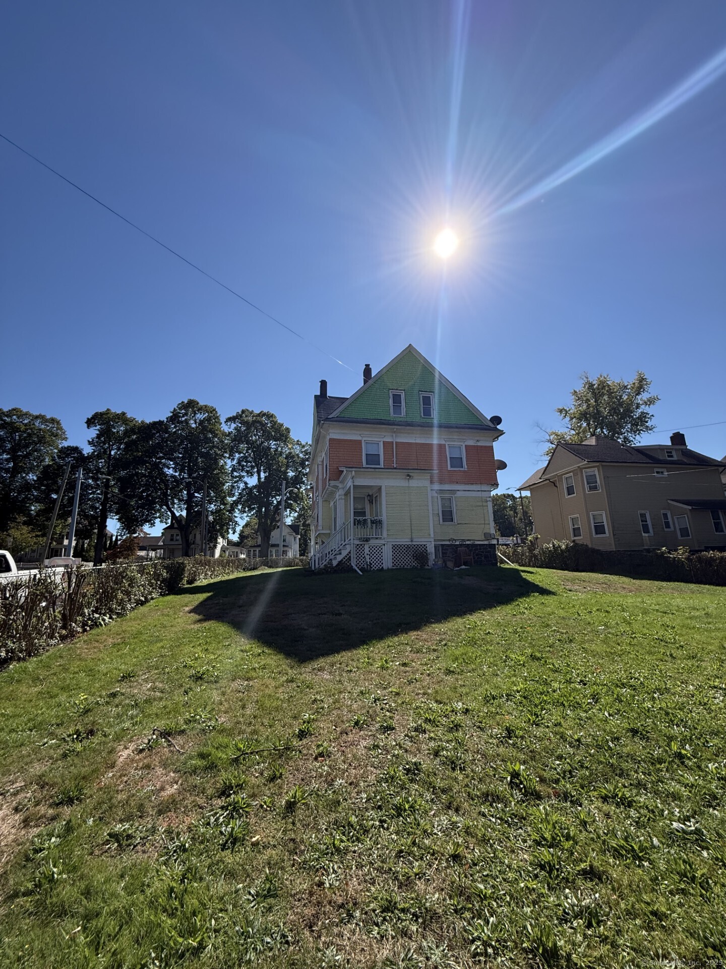 Hartford, Connecticut 06106, United States, 4 Bedrooms Bedrooms, ,3 BathroomsBathrooms,Residential,Pending,221264