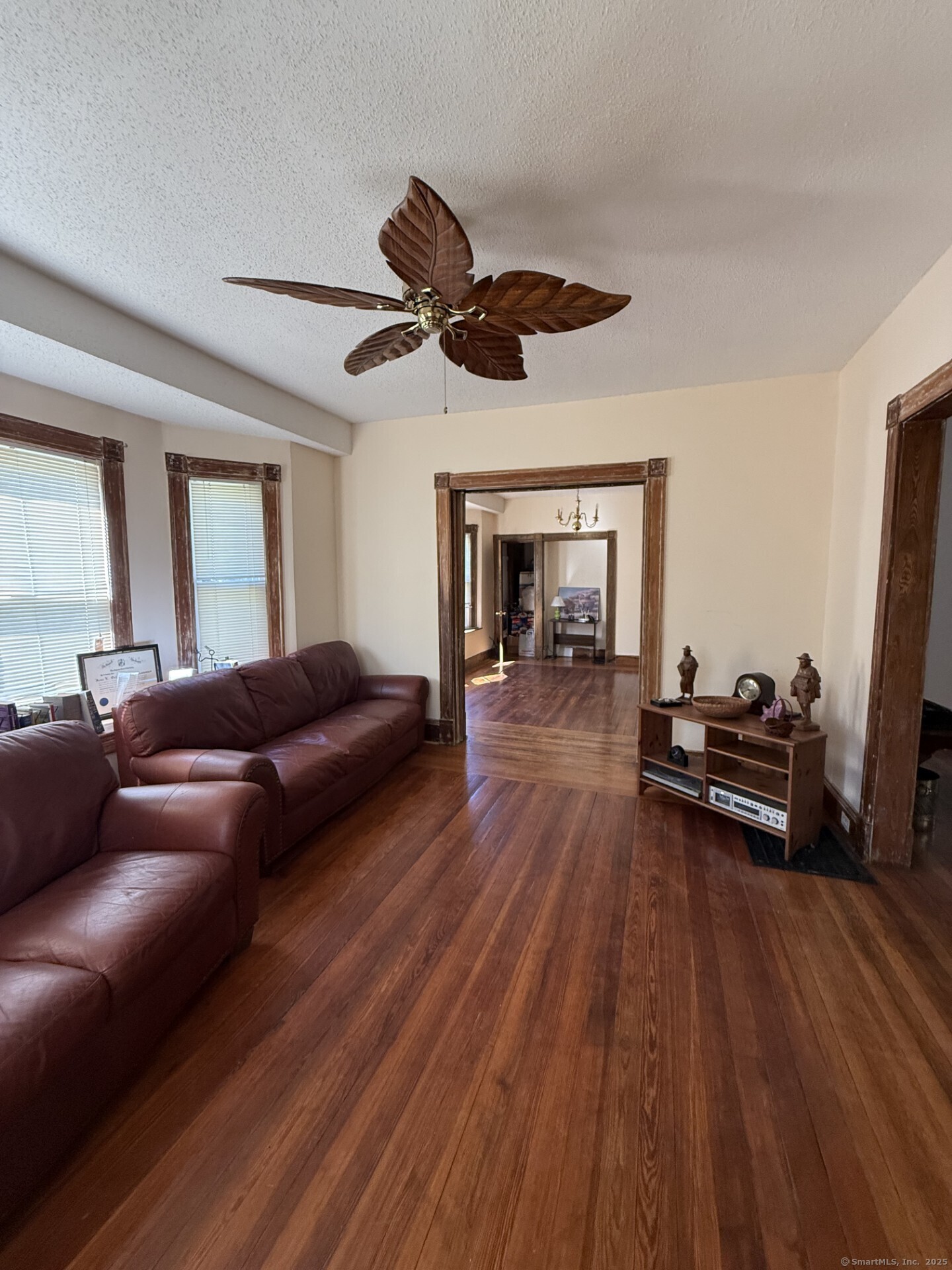 Hartford, Connecticut 06106, United States, 4 Bedrooms Bedrooms, ,3 BathroomsBathrooms,Residential,Pending,221264