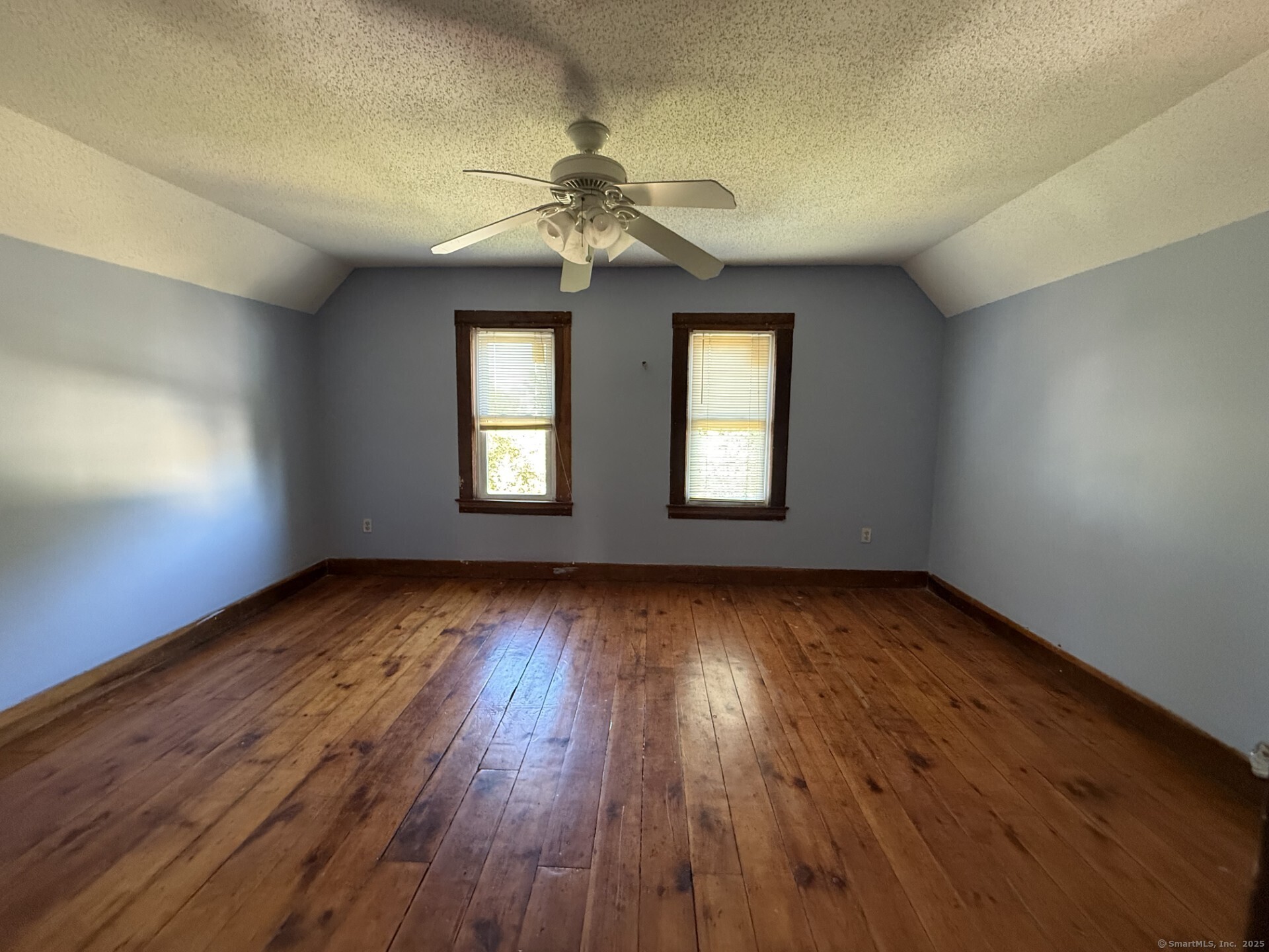 Hartford, Connecticut 06106, United States, 4 Bedrooms Bedrooms, ,3 BathroomsBathrooms,Residential,Pending,221264