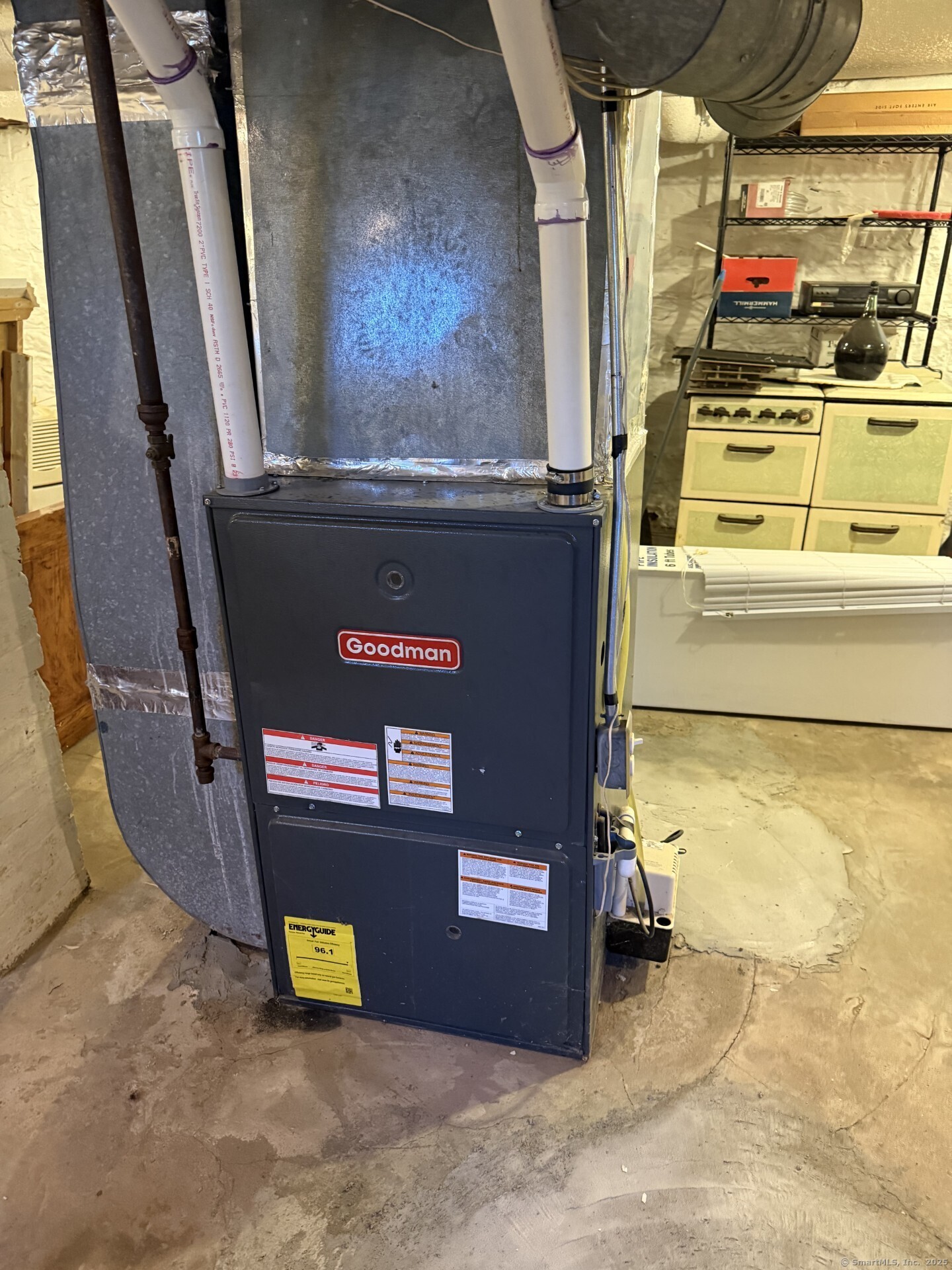 Hartford, Connecticut 06106, United States, 4 Bedrooms Bedrooms, ,3 BathroomsBathrooms,Residential,Pending,221264